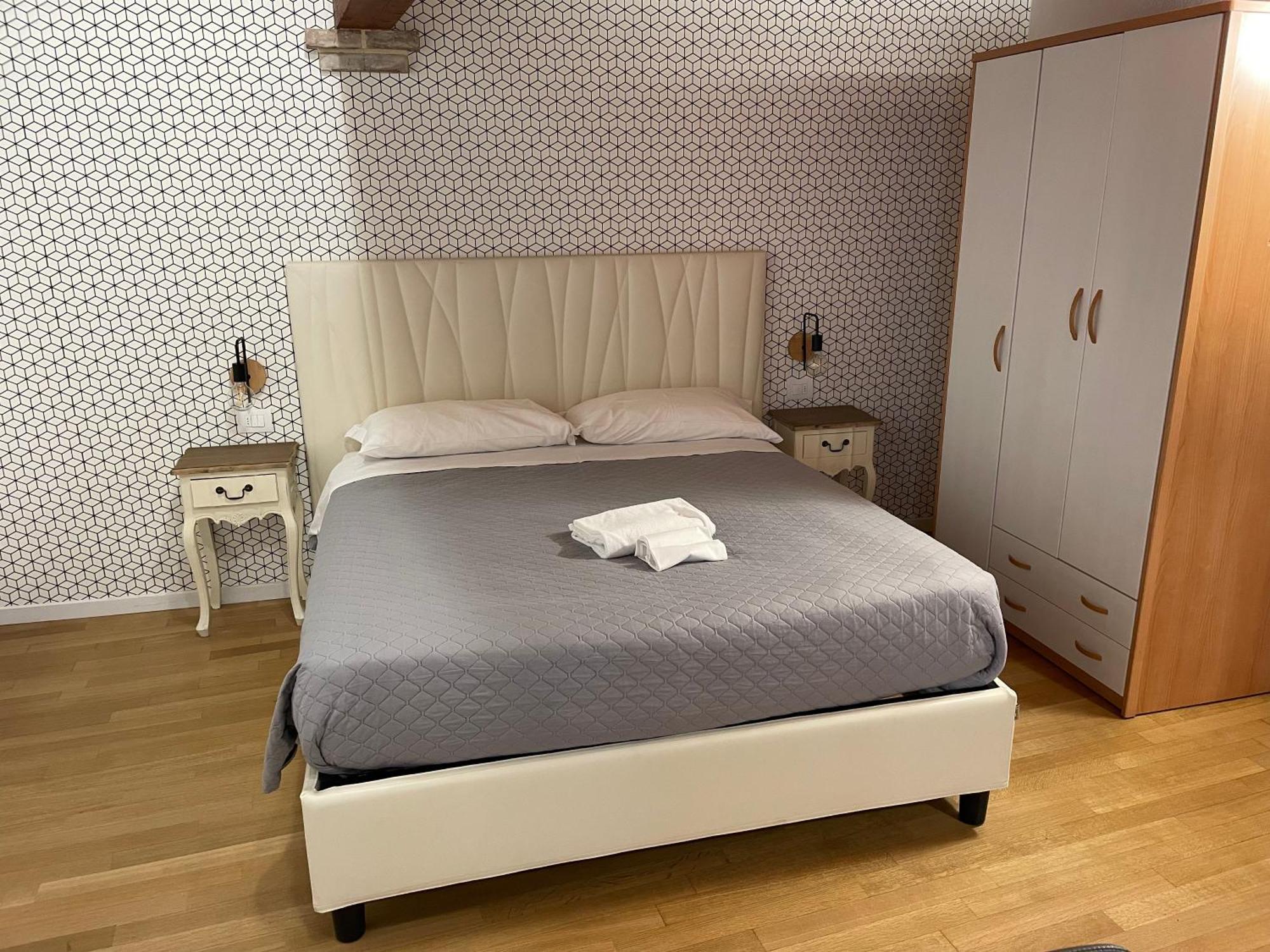 Residence Cavour 63 Равена Екстериор снимка