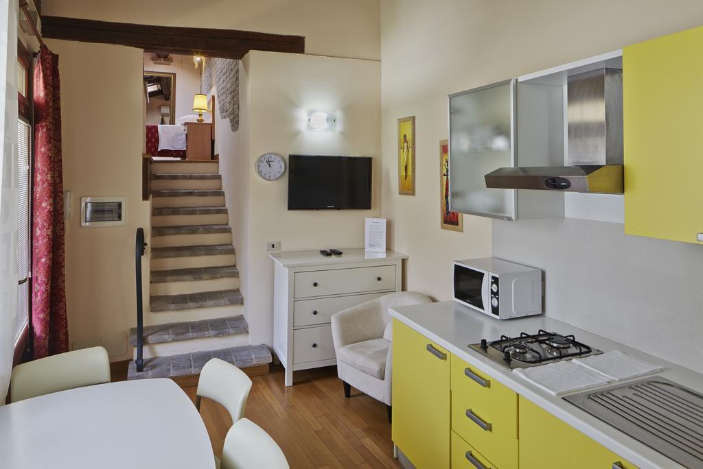 Residence Cavour 63 Равена Стая снимка
