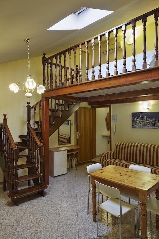 Residence Cavour 63 Равена Стая снимка