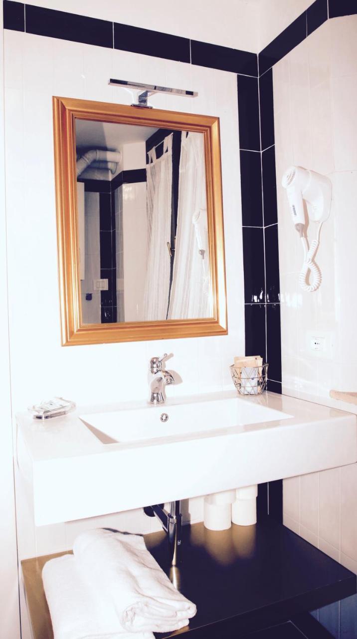Residence Cavour 63 Равена Екстериор снимка