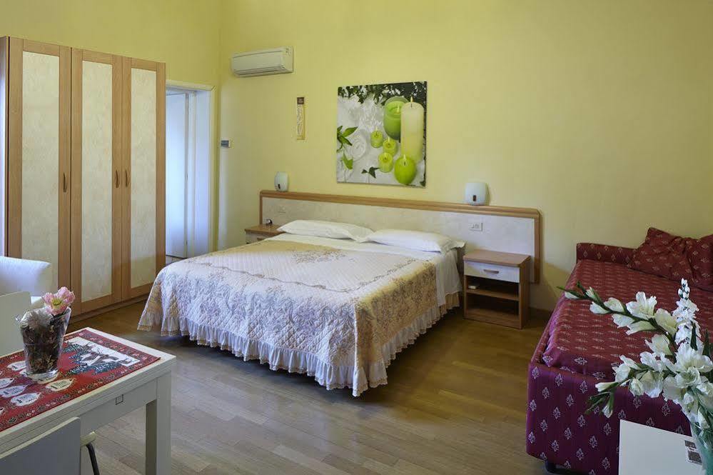 Residence Cavour 63 Равена Екстериор снимка
