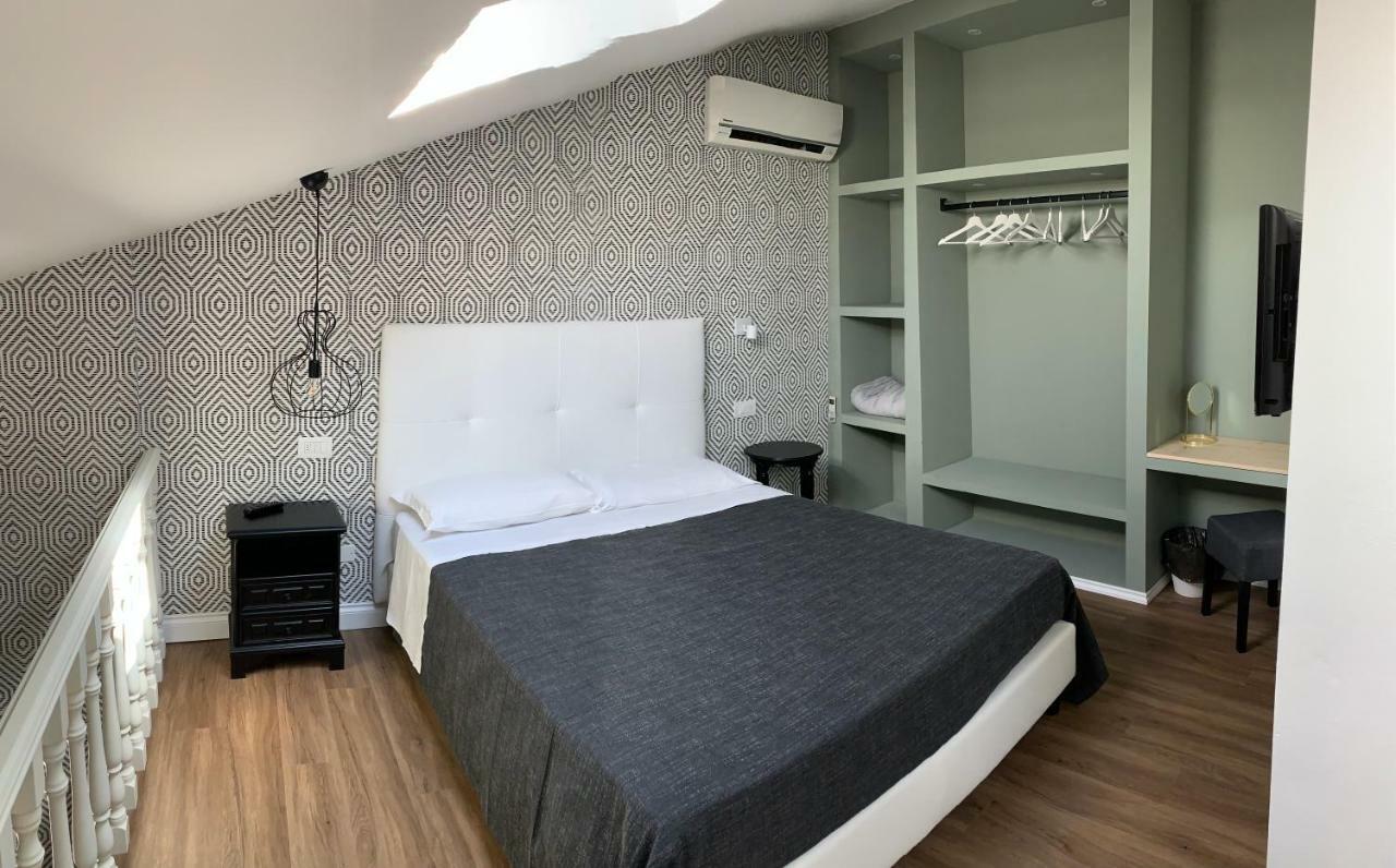Residence Cavour 63 Равена Екстериор снимка